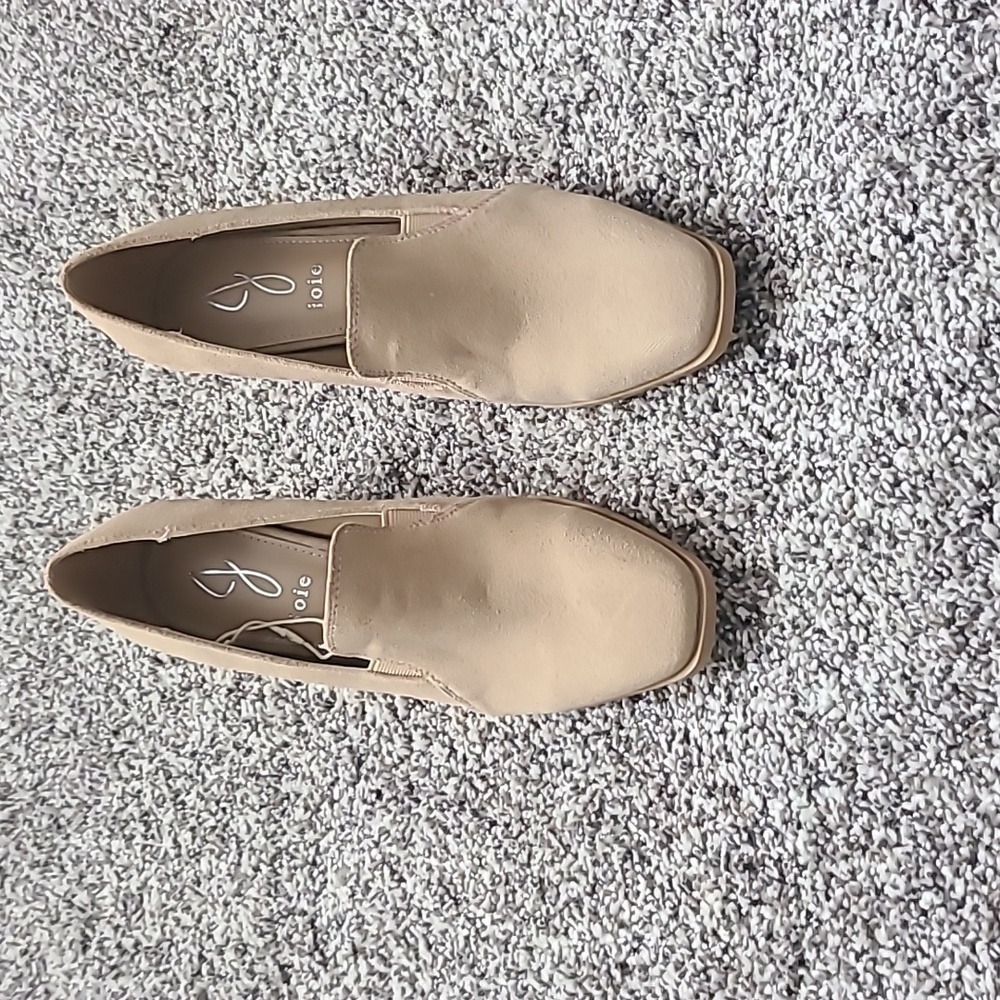 New Joie suede loafers in light tan/nude size 7.5